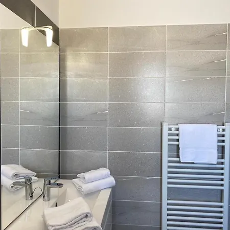 Blue Agosta 아파트호텔