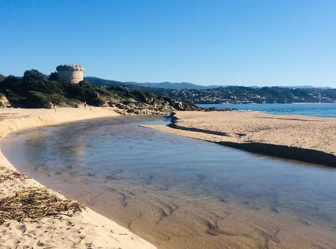 מלון דירות Blue Agosta 4*