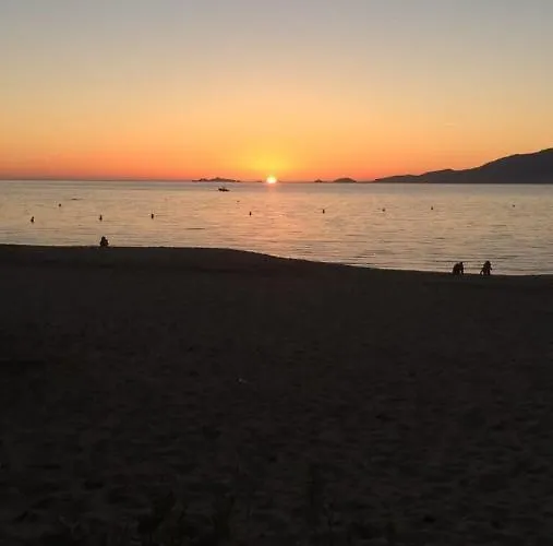 Blue Agosta מלון דירות 4*