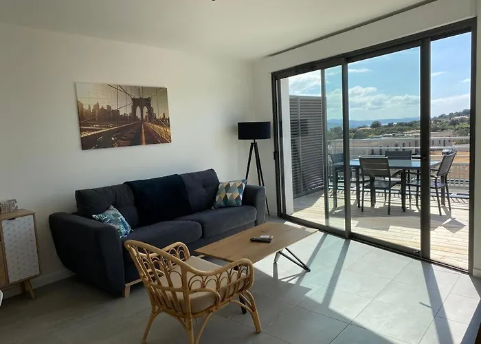 Blue Agosta מלון דירות